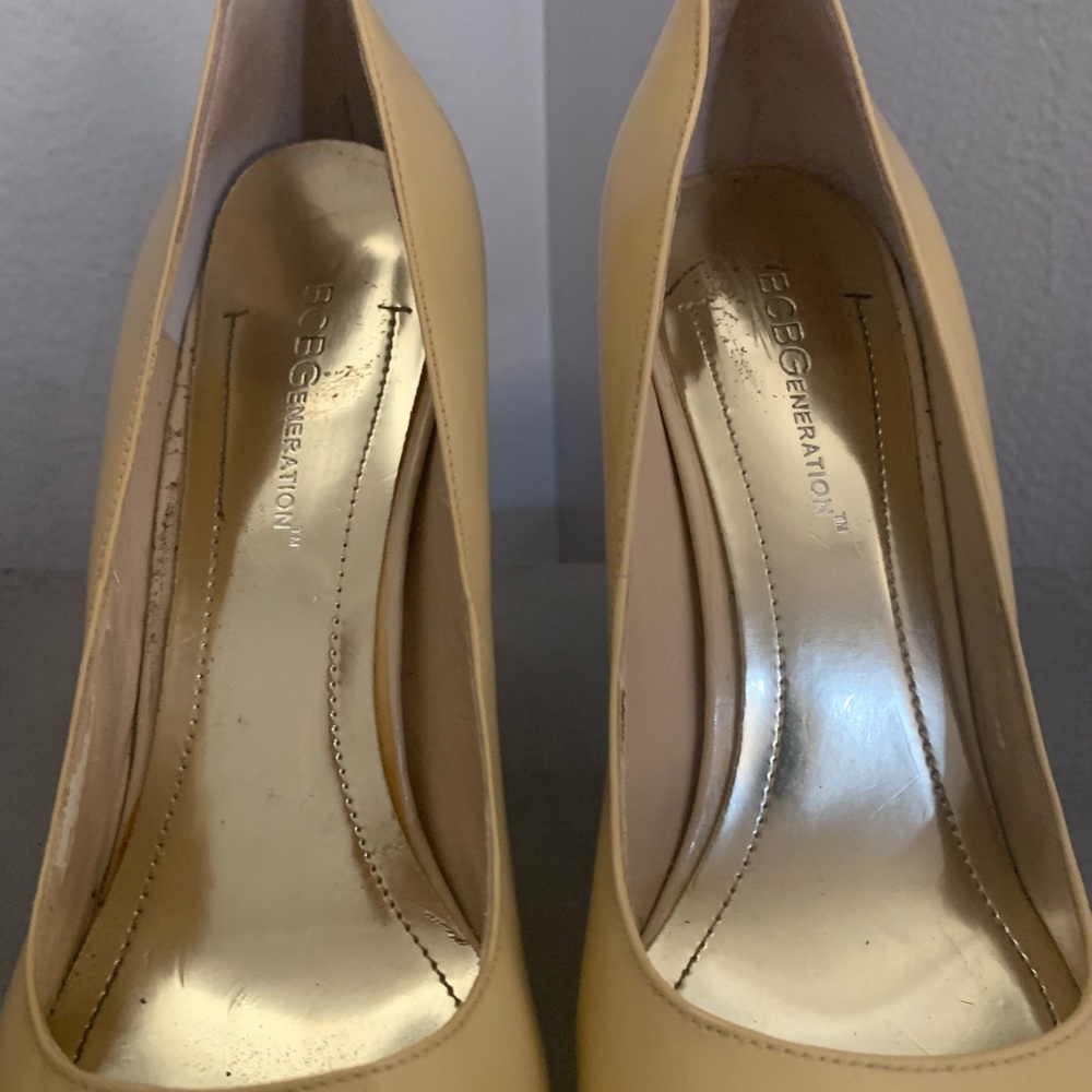 Women’s BCBG heels - Picture 8 of 8